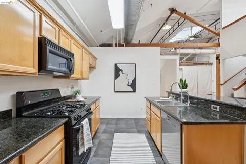 $525,000 | 530 East 8th Street, Unit 207, Oakland, CA 94606