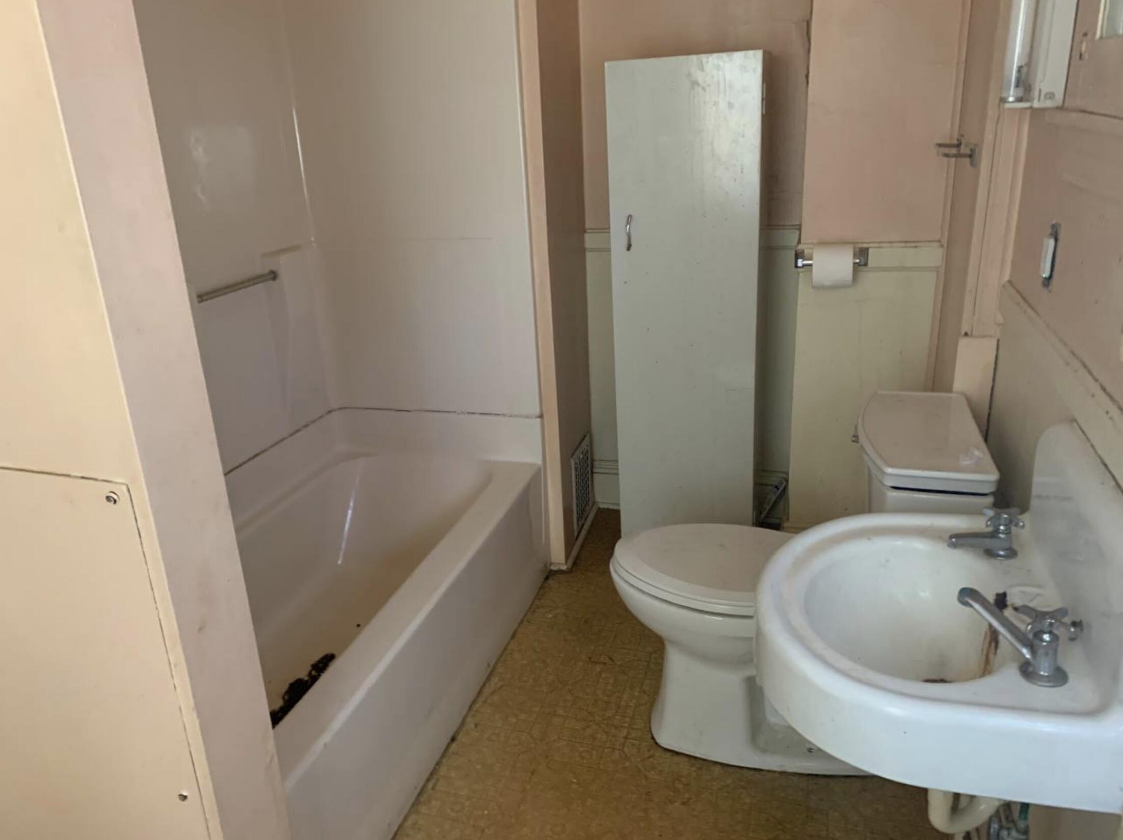 1232 Maple Avenue Jackson, MI 49203 - Photo 10 of 14 Screenshot 2023-04-11 at 2.44.26 PM