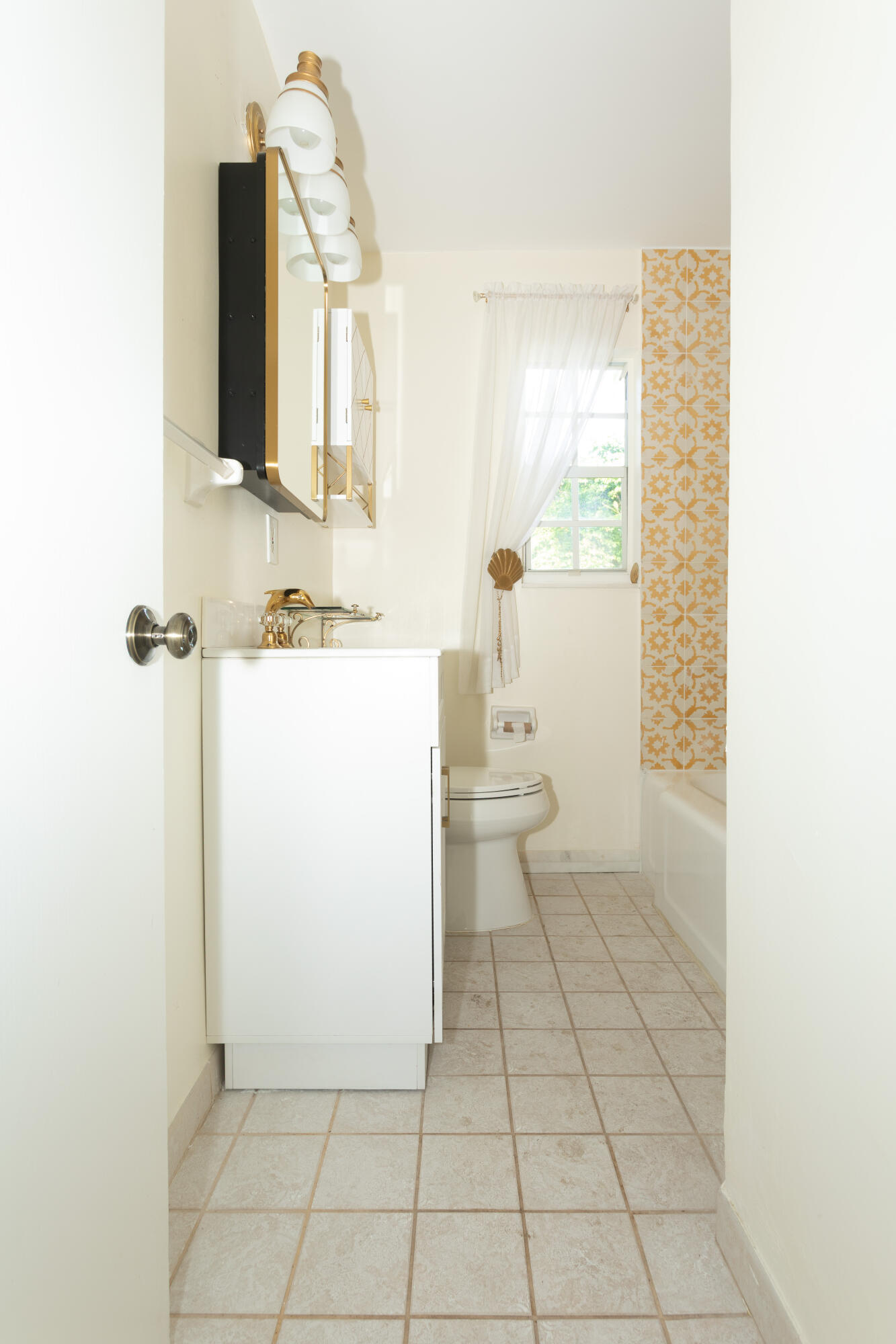 245 Cortez Road West Palm Beach, FL 33405 - Photo 21 of 31 Bath Room