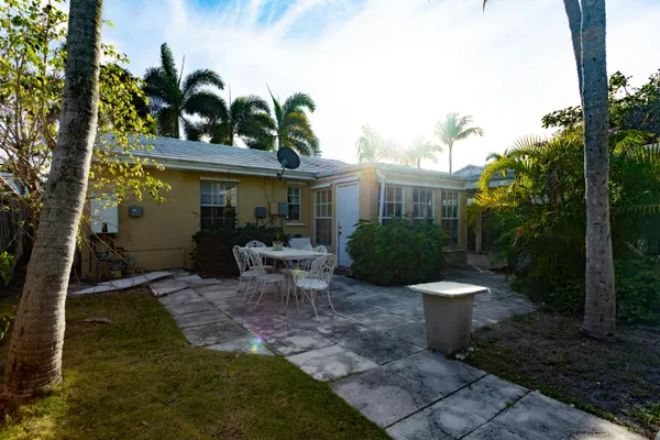 $3,500 | 245 Cortez Road, West Palm Beach, FL 33405