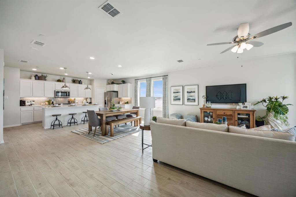 5102 Roll Cast Road Royse City, TX 75189 - Photo 19 of 27 CKW - Model - 5102 Roll Cast Road - A2100 - Lavon - Living Room - 04