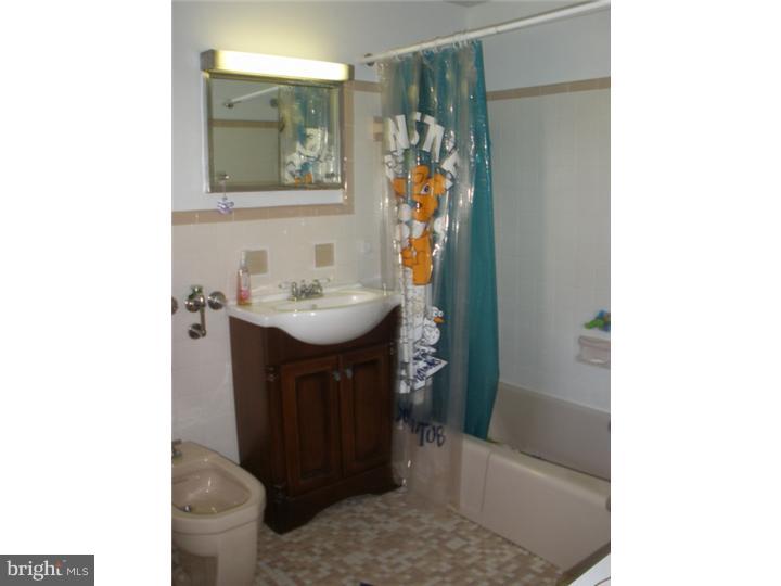24 Rampart East Media, PA 19063 - Photo 16 of 25 Bathroom