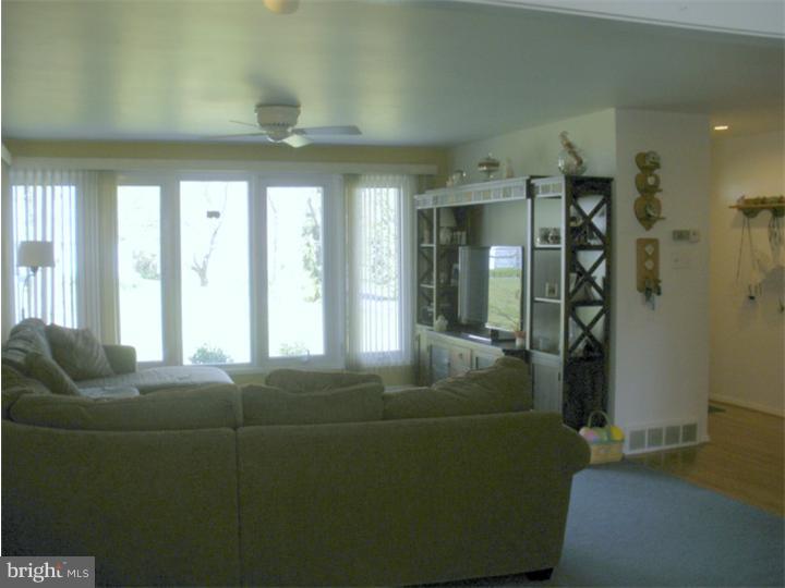 24 Rampart East Media, PA 19063 - Photo 7 of 25 Living Room