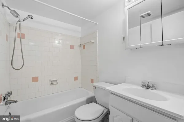 $193,000 | 4361 Americana Drive, Unit A, Annandale, VA 22003