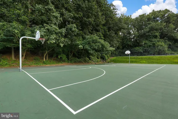 $193,000 | 4361 Americana Drive, Unit A, Annandale, VA 22003