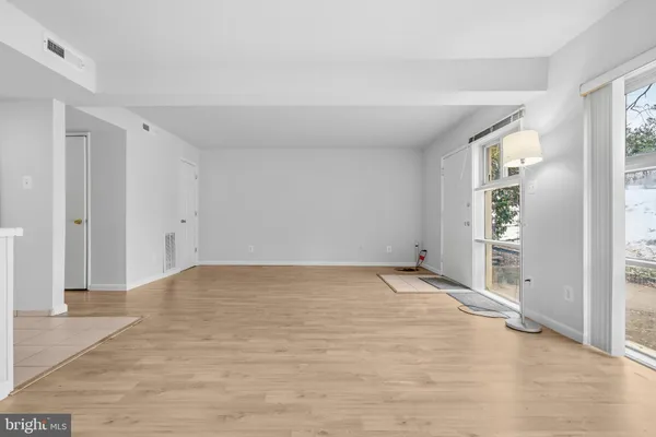 $193,000 | 4361 Americana Drive, Unit A, Annandale, VA 22003