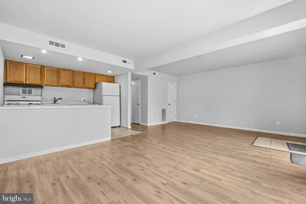 $193,000 | 4361 Americana Drive, Unit A, Annandale, VA 22003