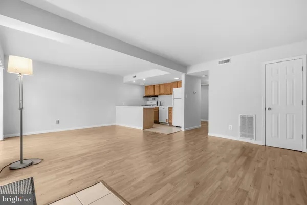 $193,000 | 4361 Americana Drive, Unit A, Annandale, VA 22003