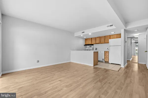 $193,000 | 4361 Americana Drive, Unit A, Annandale, VA 22003