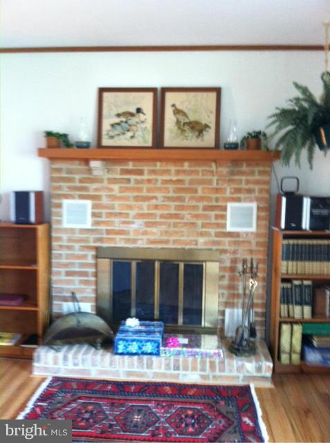 401 Cove Road Queenstown, MD 21658 - Photo 17 of 21 Living Room