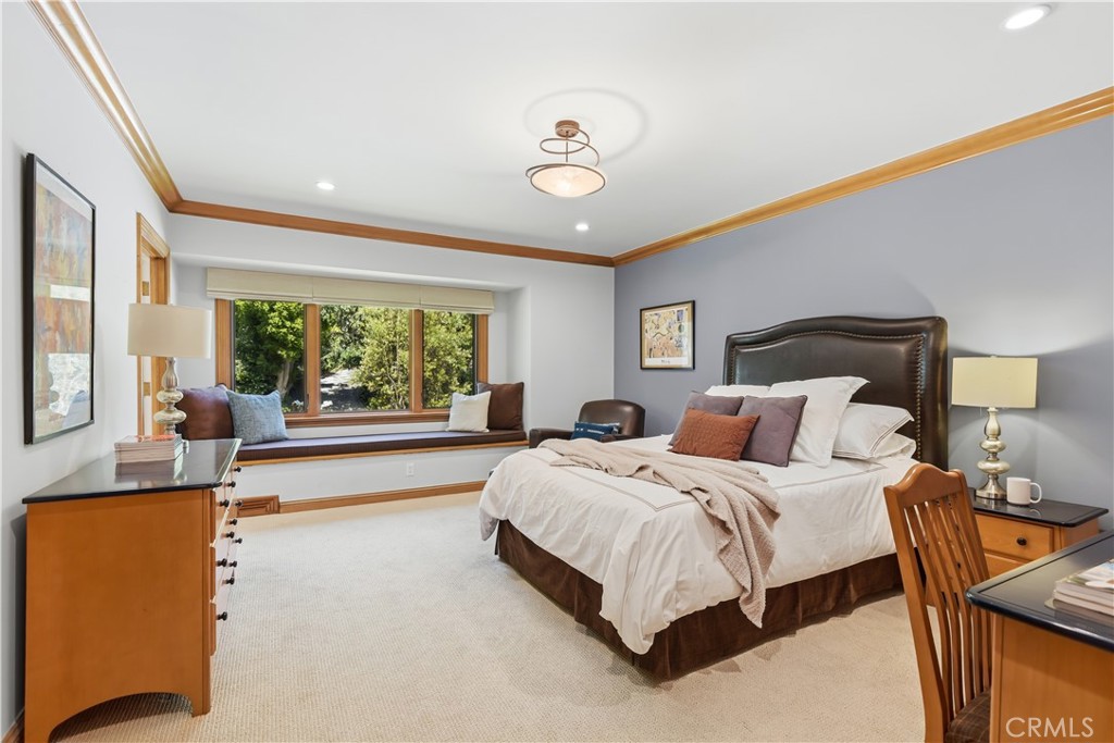 15946 Woodvale Road Encino, CA 91436 - Photo 16 of 51