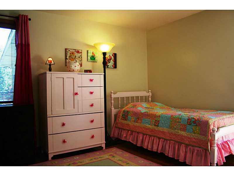 204 Mingo Road Wexford, PA 15090 - Photo 14 of 25 Bedroom. THE SECOND BEDROOM.
