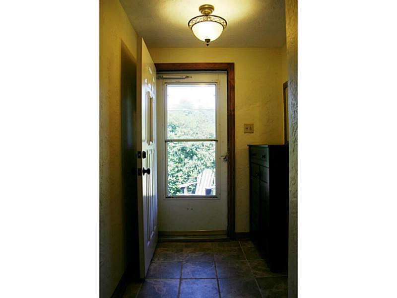 204 Mingo Road Wexford, PA 15090 - Photo 4 of 25 Entry/Foyer.