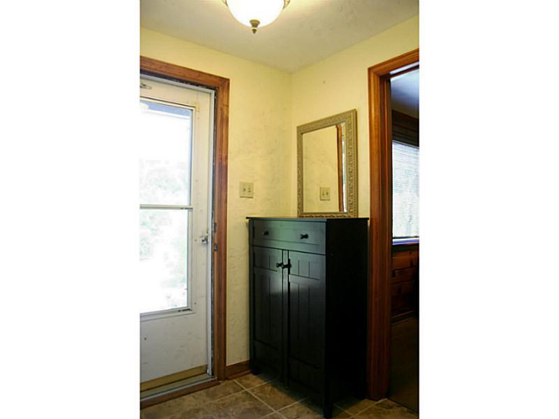 204 Mingo Road Wexford, PA 15090 - Photo 5 of 25 Entry/Foyer.