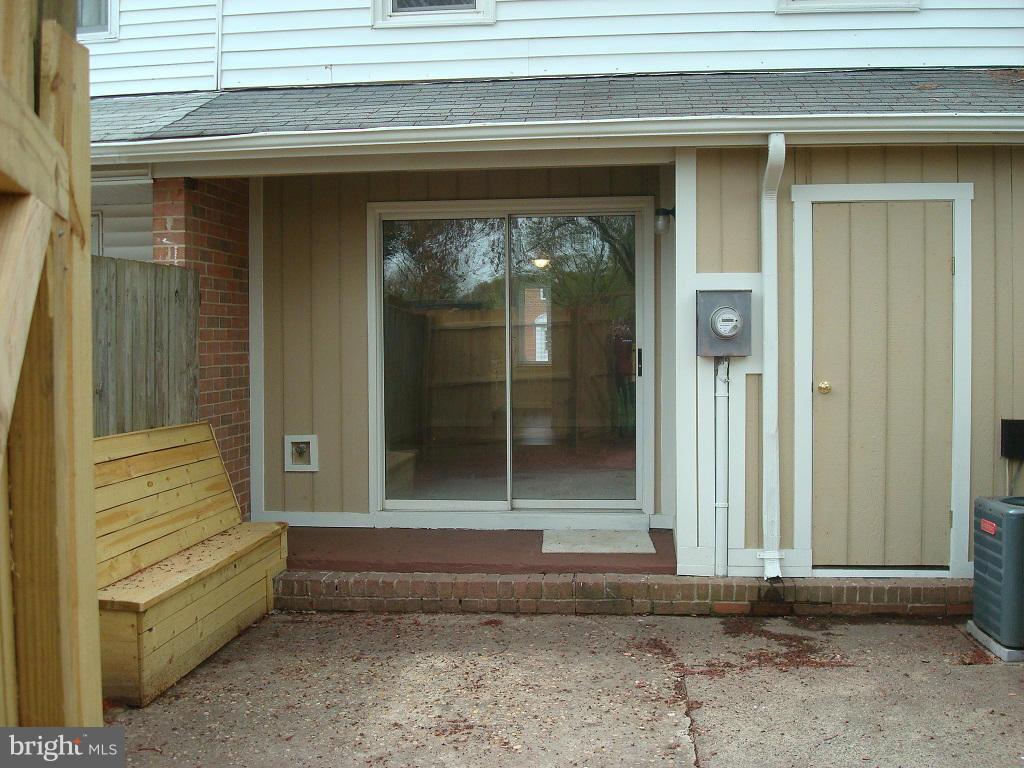 9903 Hampton Road Manassas, VA 20110 - Photo 26 of 30 Exterior (Rear)