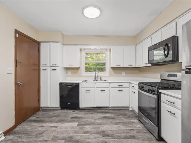 $265,000 | 229-239 Flintridge Drive, Rockford, IL 61107