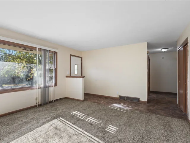 $265,000 | 229-239 Flintridge Drive, Rockford, IL 61107