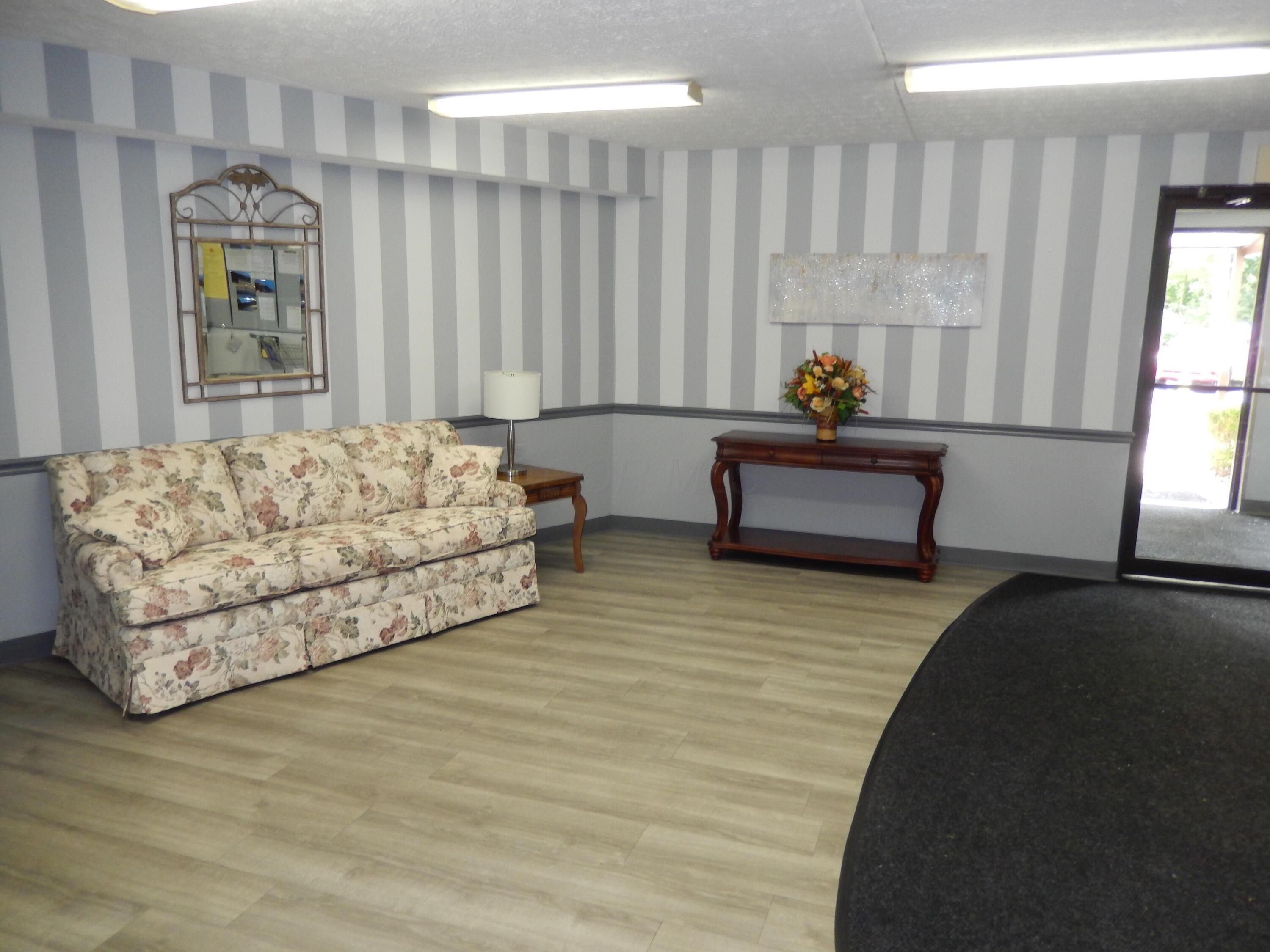 3941 Karl Road, Unit 322 Columbus, OH 43224 - Photo 32 of 42 Entry