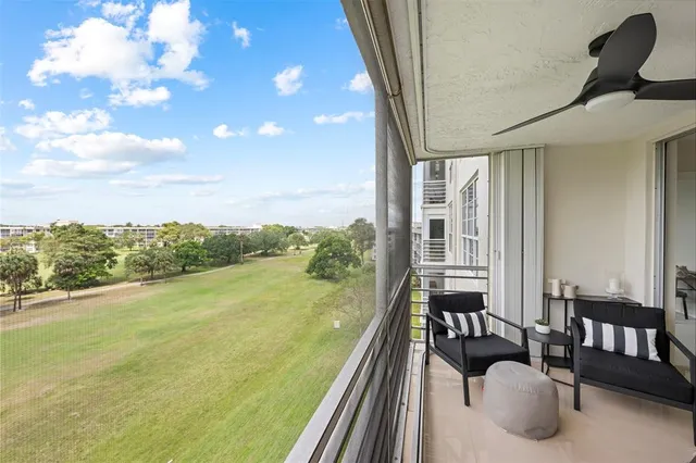 $325,000 | 575 Oaks Lane, Unit 603, Pompano Beach, FL 33069