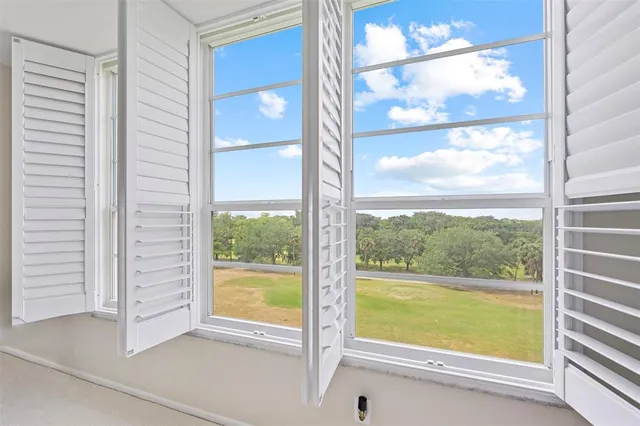 $325,000 | 575 Oaks Lane, Unit 603, Pompano Beach, FL 33069