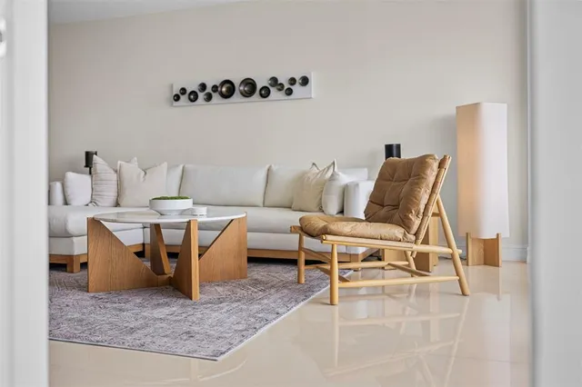 $325,000 | 575 Oaks Lane, Unit 603, Pompano Beach, FL 33069