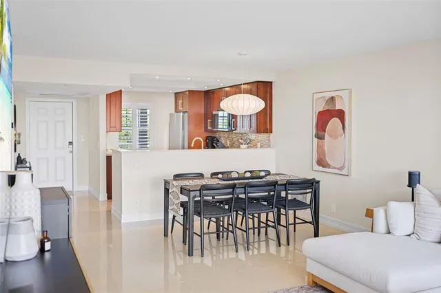 $325,000 | 575 Oaks Lane, Unit 603, Pompano Beach, FL 33069