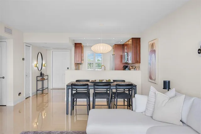 $325,000 | 575 Oaks Lane, Unit 603, Pompano Beach, FL 33069