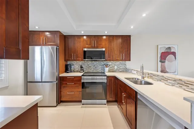 $325,000 | 575 Oaks Lane, Unit 603, Pompano Beach, FL 33069