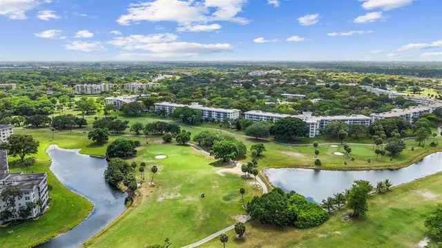 $325,000 | 575 Oaks Lane, Unit 603, Pompano Beach, FL 33069