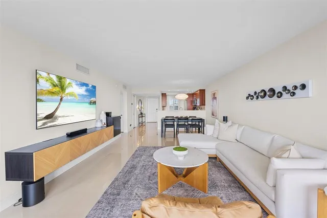 $325,000 | 575 Oaks Lane, Unit 603, Pompano Beach, FL 33069