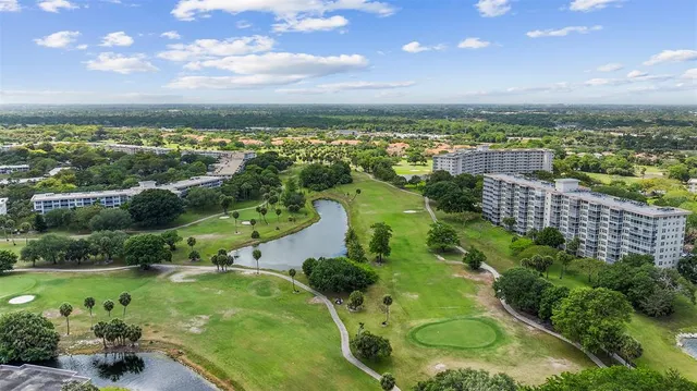 $325,000 | 575 Oaks Lane, Unit 603, Pompano Beach, FL 33069