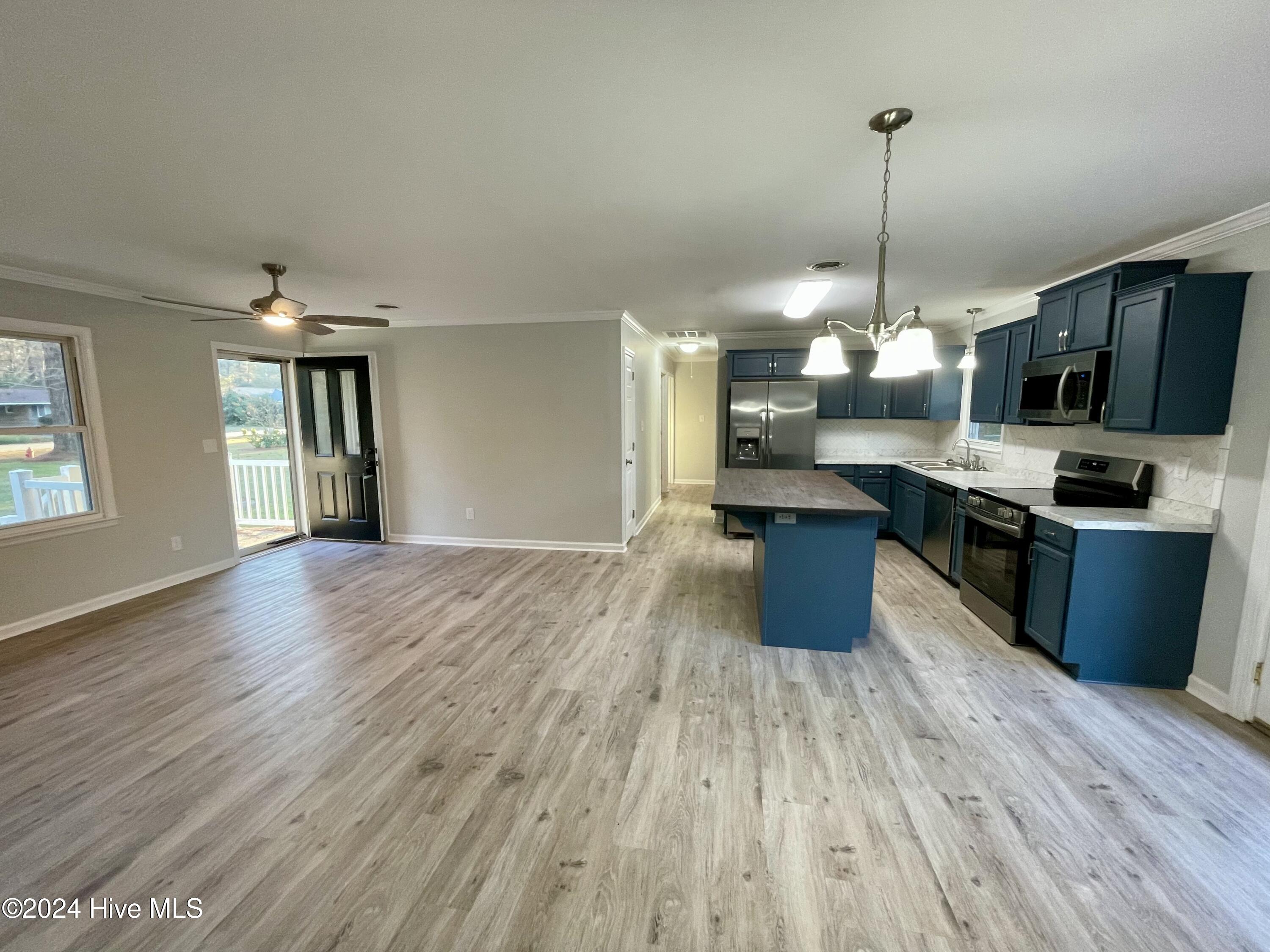 114 Gibbs Road New Bern, NC 28560 - Photo 3 of 28 IMG_6268