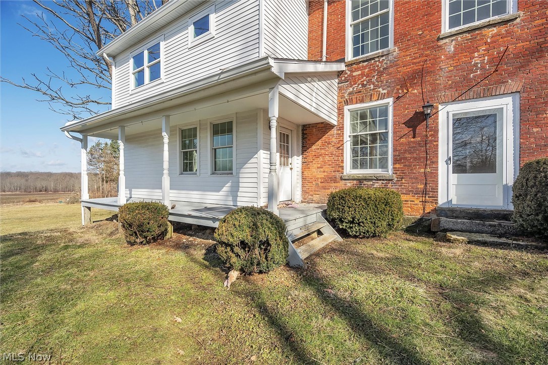 12140 Taylor Wells Road Chardon, OH 44024 - Photo 4 of 35 Gallery Image 4