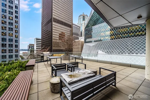 $569,000 | 909 5th Avenue, Unit 1203, Seattle, WA 98164