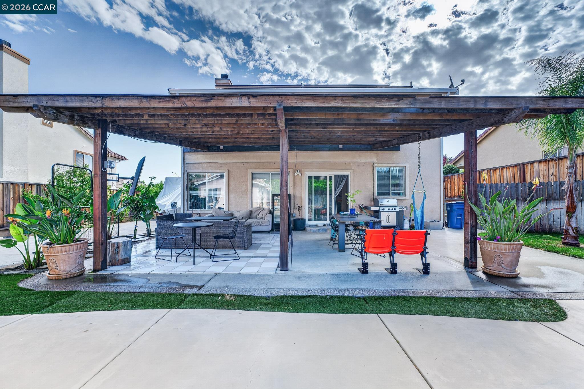 5228 Cedar Ridge Way Antioch, CA 94531 - Photo 3 of 54