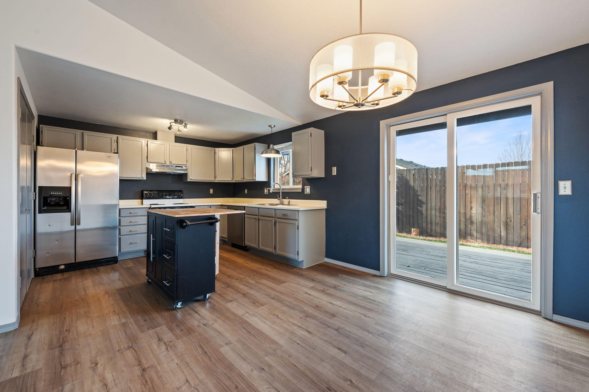 2123 Southwest 33rd Street Redmond, OR 97756 - Photo 12 of 37 DINING ROOM