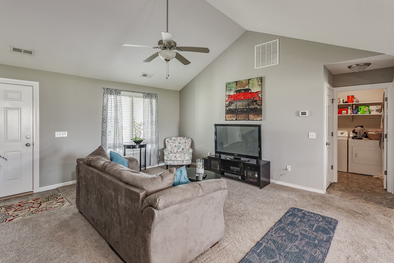 2676 Stonecrop Road Huntertown, IN 46748 - Photo 8 of 35
