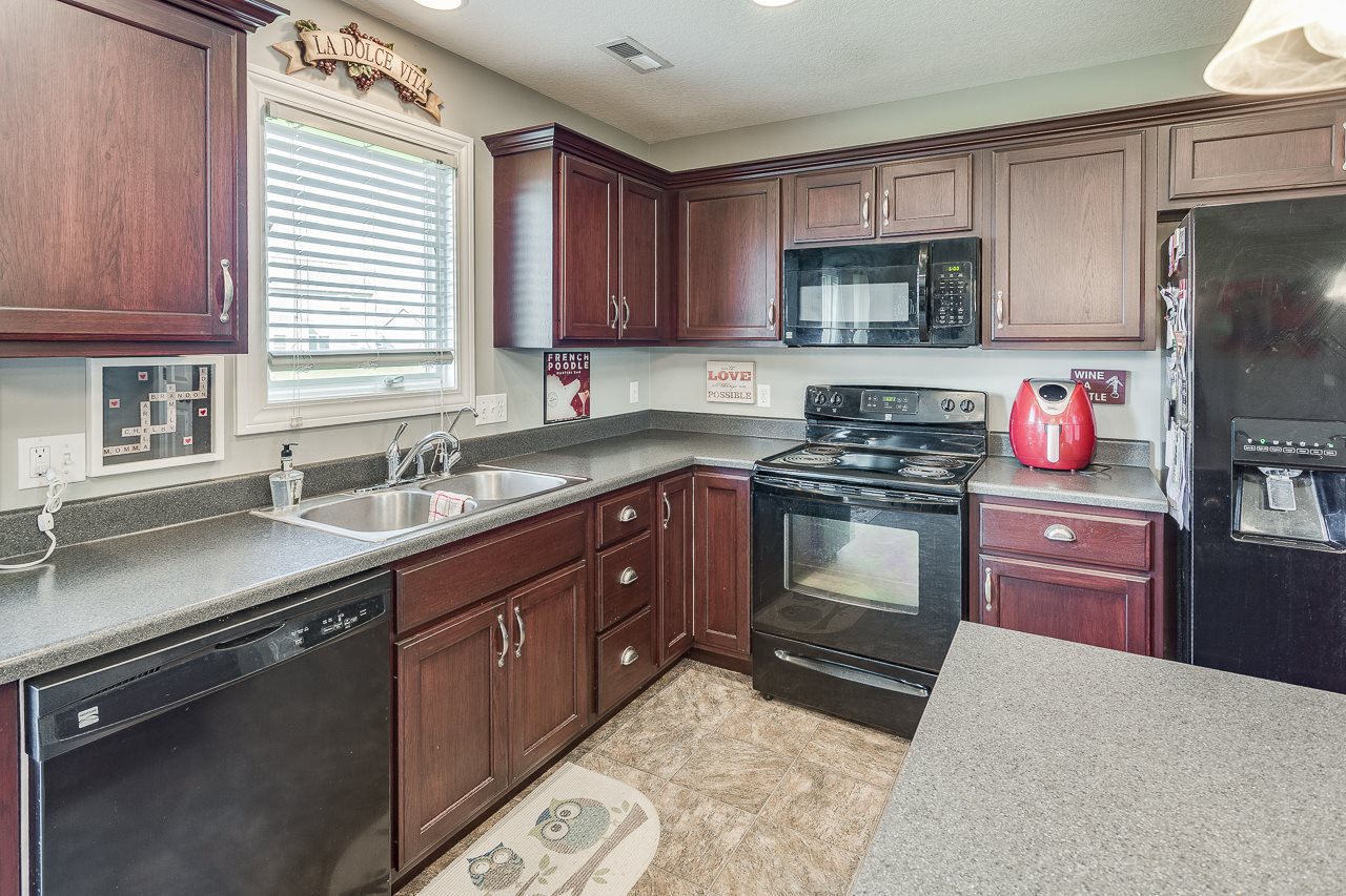2676 Stonecrop Road Huntertown, IN 46748 - Photo 10 of 35