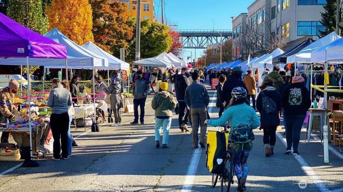 3624 Whitman Avenue North, Unit 4 Seattle, WA 98103 - Photo 37 of 39 a view of street with sitting area