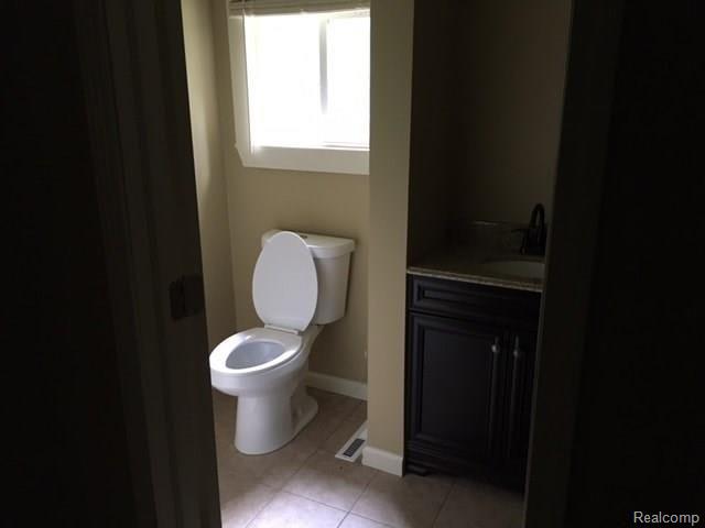 21920 Beech Road Southfield, MI 48033 - Photo 3 of 7 b3.jpg