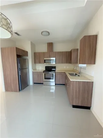 $1,200 | 2808 Sabercat Avenue, Unit 4, Edinburg, TX 78542