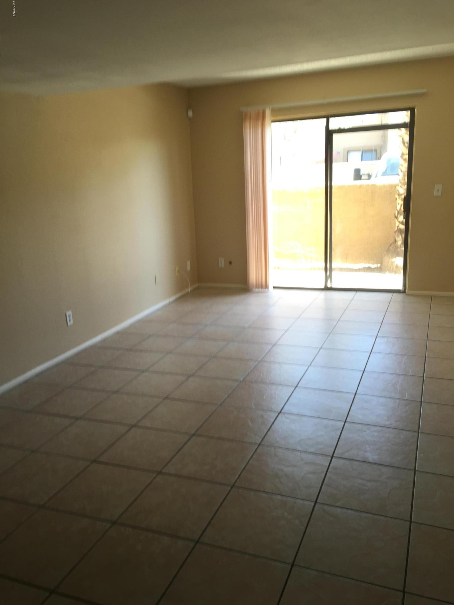 2041 West Bloomfield Road, Unit 3 Phoenix, AZ 85029 - Photo 11 of 15 great room