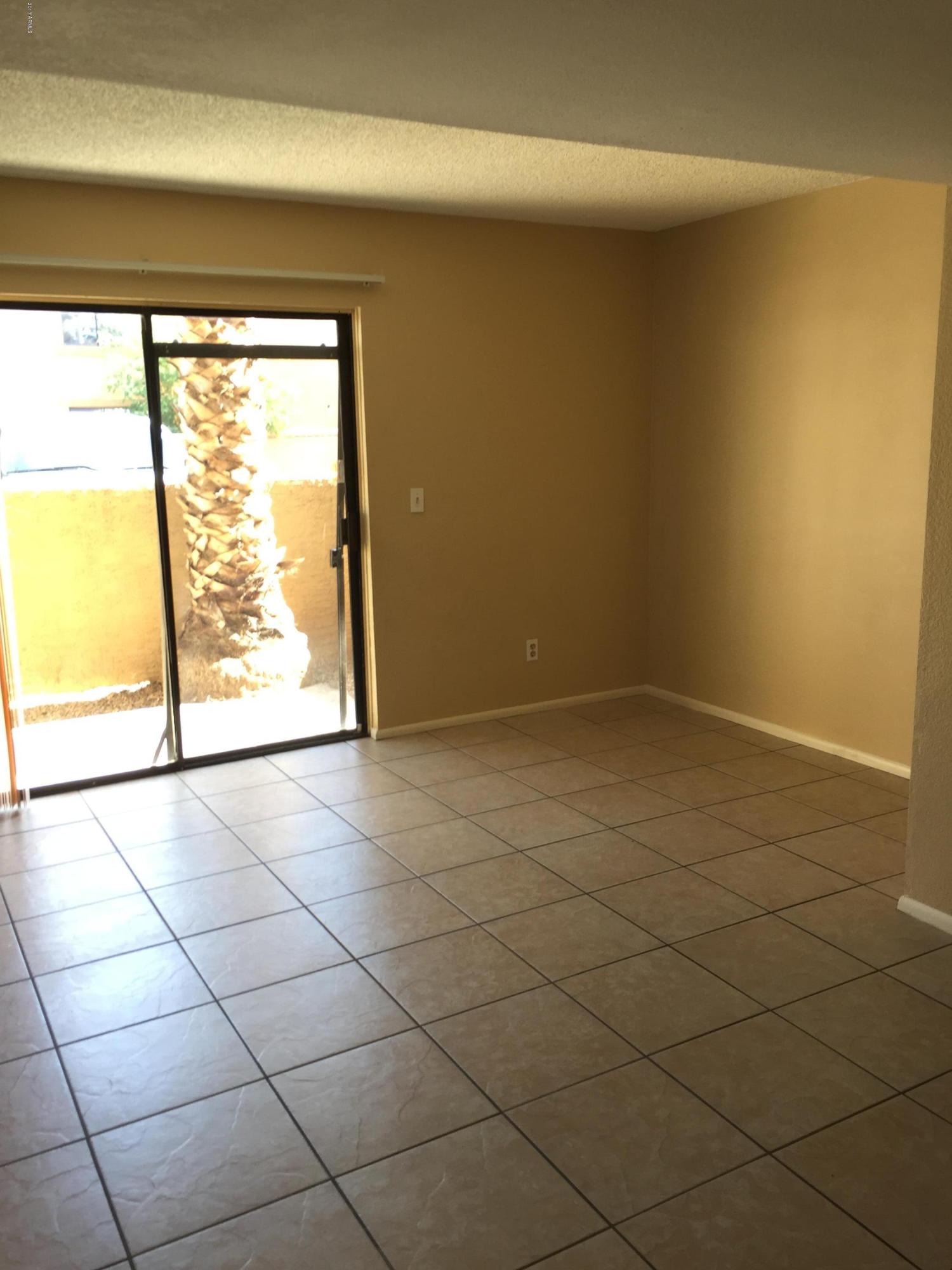 2041 West Bloomfield Road, Unit 3 Phoenix, AZ 85029 - Photo 12 of 15 great room