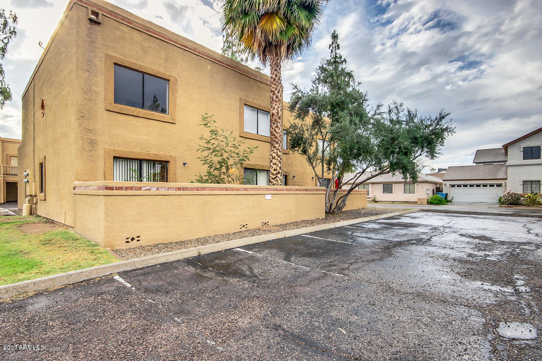 2041 West Bloomfield Road, Unit 3 Phoenix, AZ 85029 - Photo 5 of 15 back view