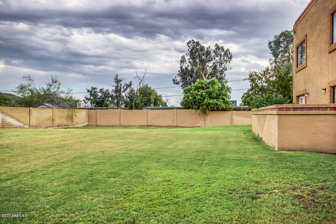 2041 West Bloomfield Road, Unit 3 Phoenix, AZ 85029 - Photo 6 of 15 yard adjacent