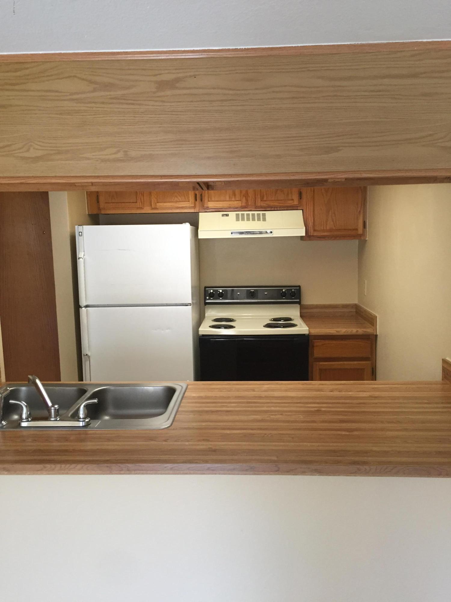 2041 West Bloomfield Road, Unit 3 Phoenix, AZ 85029 - Photo 10 of 15 breakfast bar