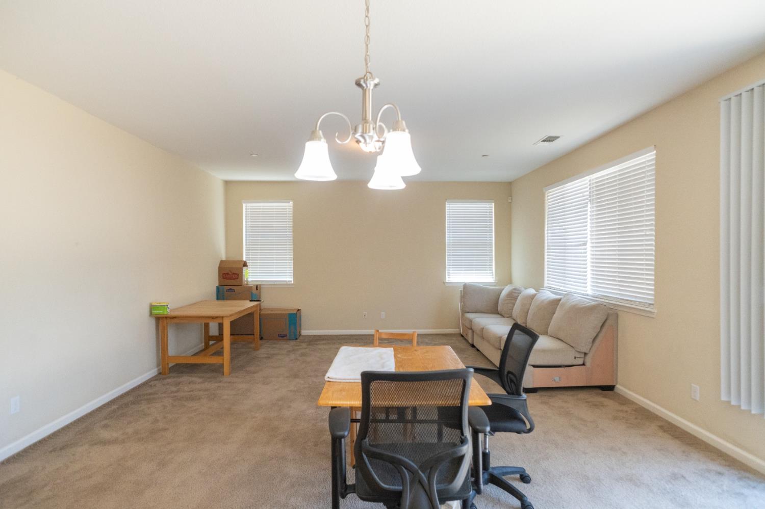 4869 Langley Way Merced, CA 95348 - Photo 6 of 46 Gallery Image 6