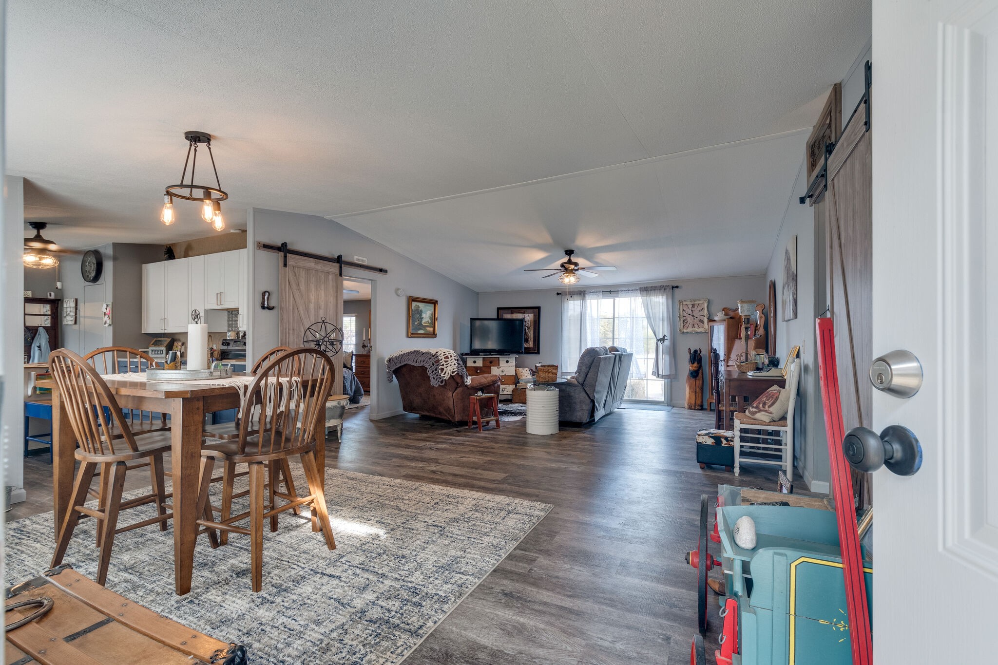 1959 River Road Chapel Hill, TN 37034 - Photo 7 of 31 Gallery Image 7