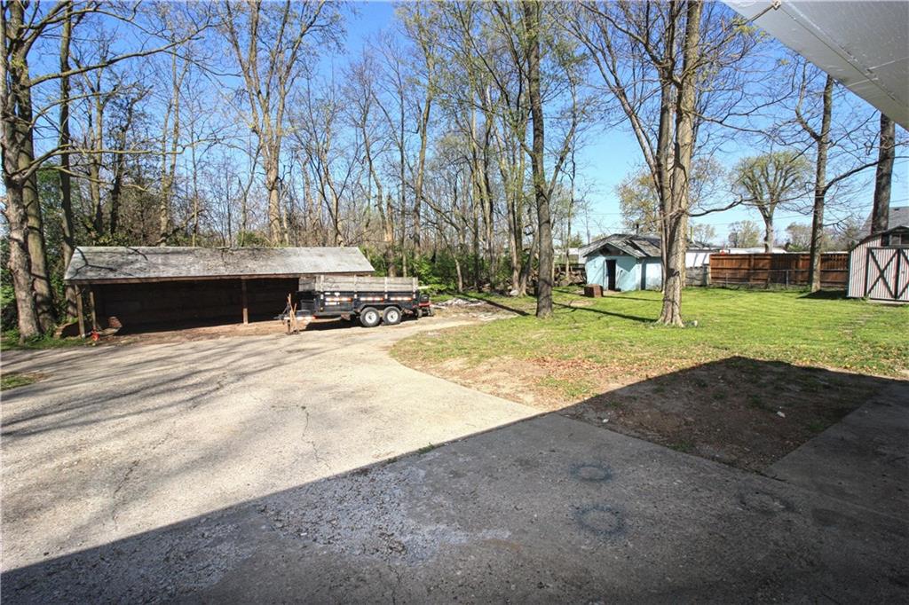 404 Hoss Road Indianapolis, IN 46217 - Photo 3 of 20 Gallery Image 3