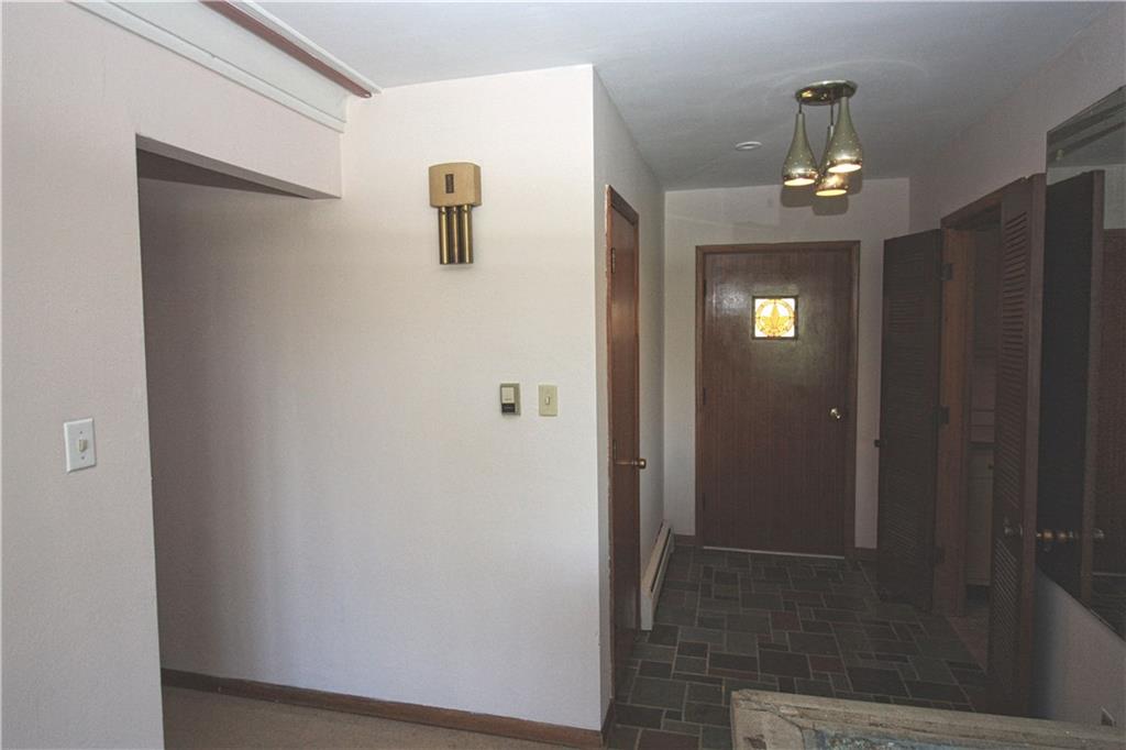 404 Hoss Road Indianapolis, IN 46217 - Photo 4 of 20 Gallery Image 4